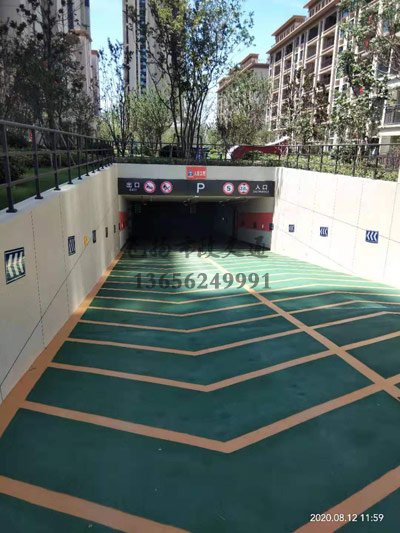 西安停車場車位劃線多少錢一個,西安停車場劃線施工的價格?