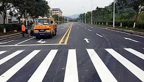 西安道路標(biāo)線施工多少錢一米？飛揚(yáng)市政價(jià)格合理