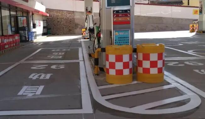 加油站消防通道劃線要求，加油站場(chǎng)地劃線標(biāo)準(zhǔn)？