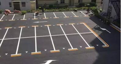 鹽城停車位劃線施工隊?飛揚市政專業(yè)可靠 鹽城停車位劃線施工隊?飛揚市政專業(yè)可靠