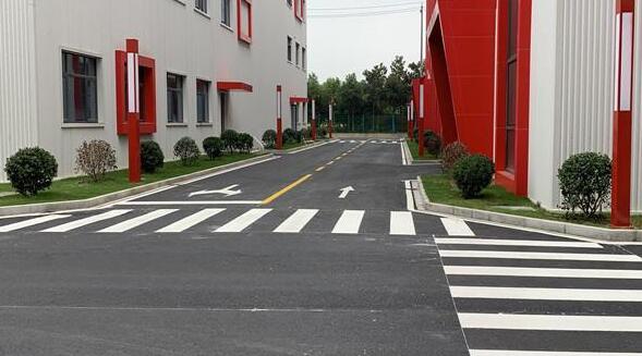 蘇州廠區(qū)劃線哪家好？飛揚市政專業(yè)、高效、貼心