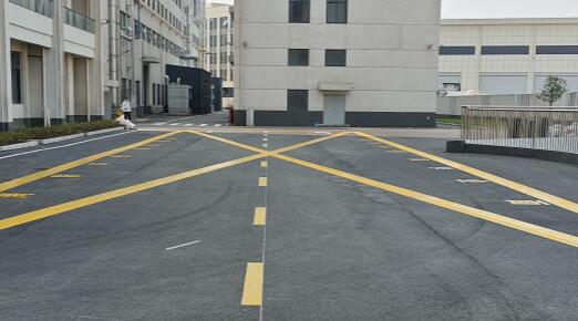 蘇州專業(yè)廠區(qū)劃線施工，筑牢安全根基，賦能企業(yè)騰飛